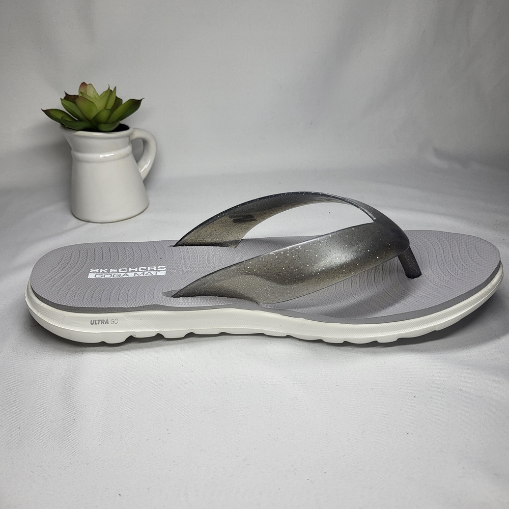 Skechers Gay And Silver Color Knit Casual Sandal-Style Sneaker Size 9 - Picture 3 of 4